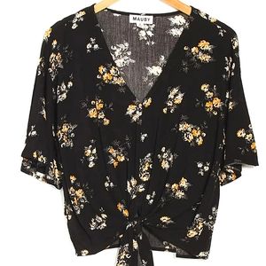 A Black/Gold Chic Floral Print Tie Hem Blouse